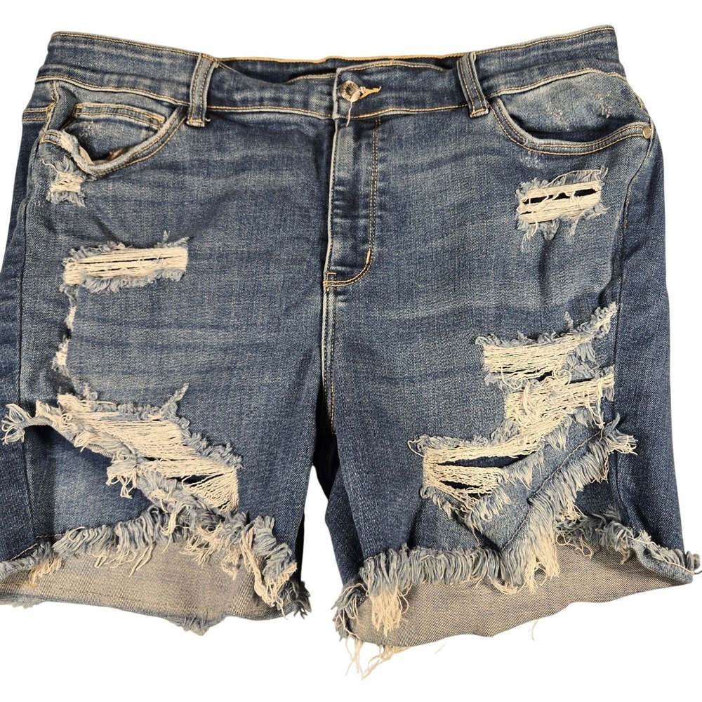 Judy Blue Los Angeles Distressed Stretchy Denim Shorts Medium Wash Raw Hem 3XL